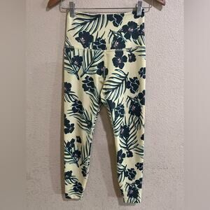 Beyond Yoga High Waisted 7/8 Workout Leggings yellow floral Size S